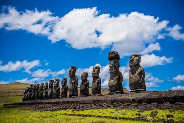3- moai-1857652_1920